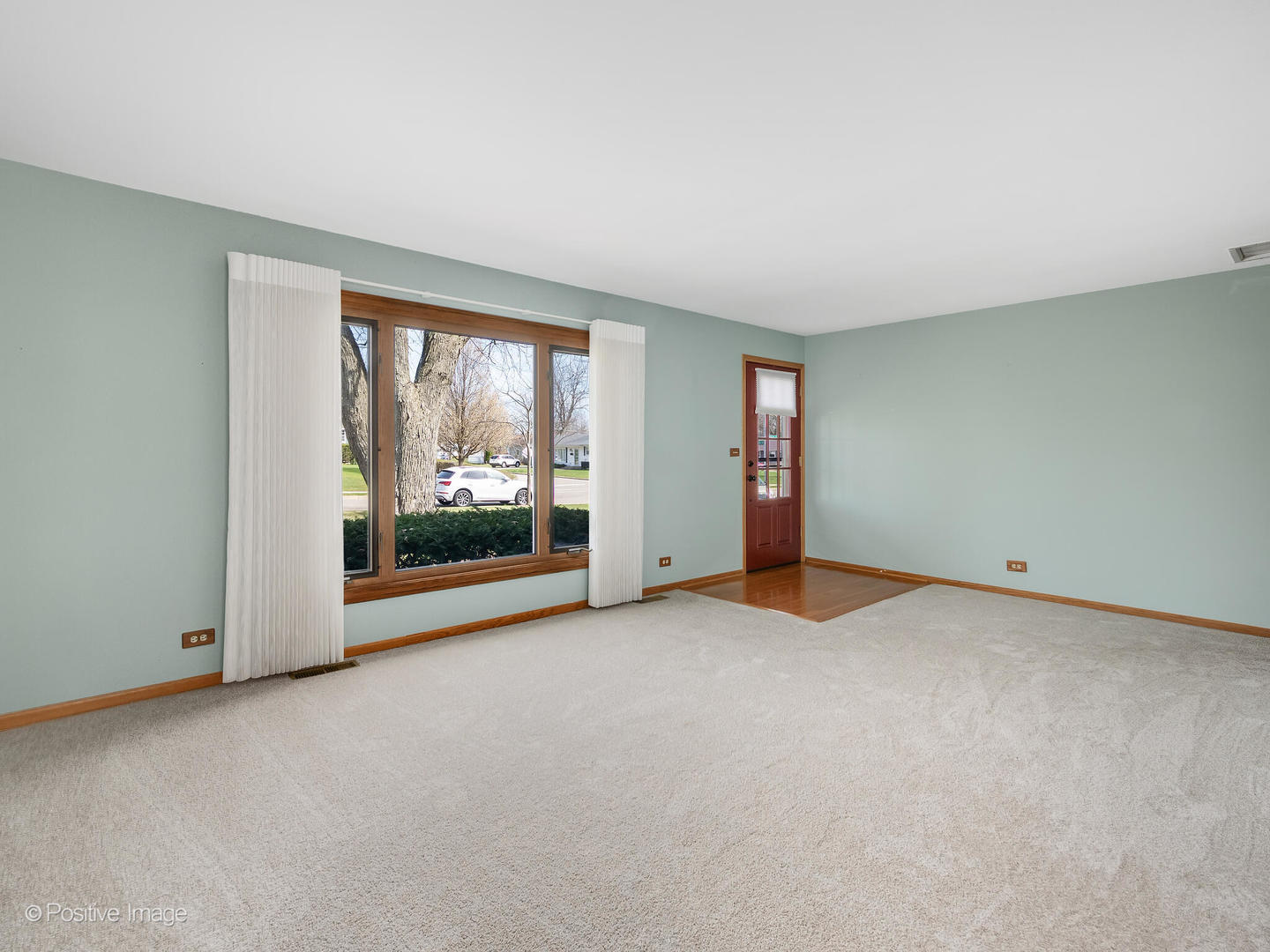 390 Arrowhead Trail, Carol Stream, IL