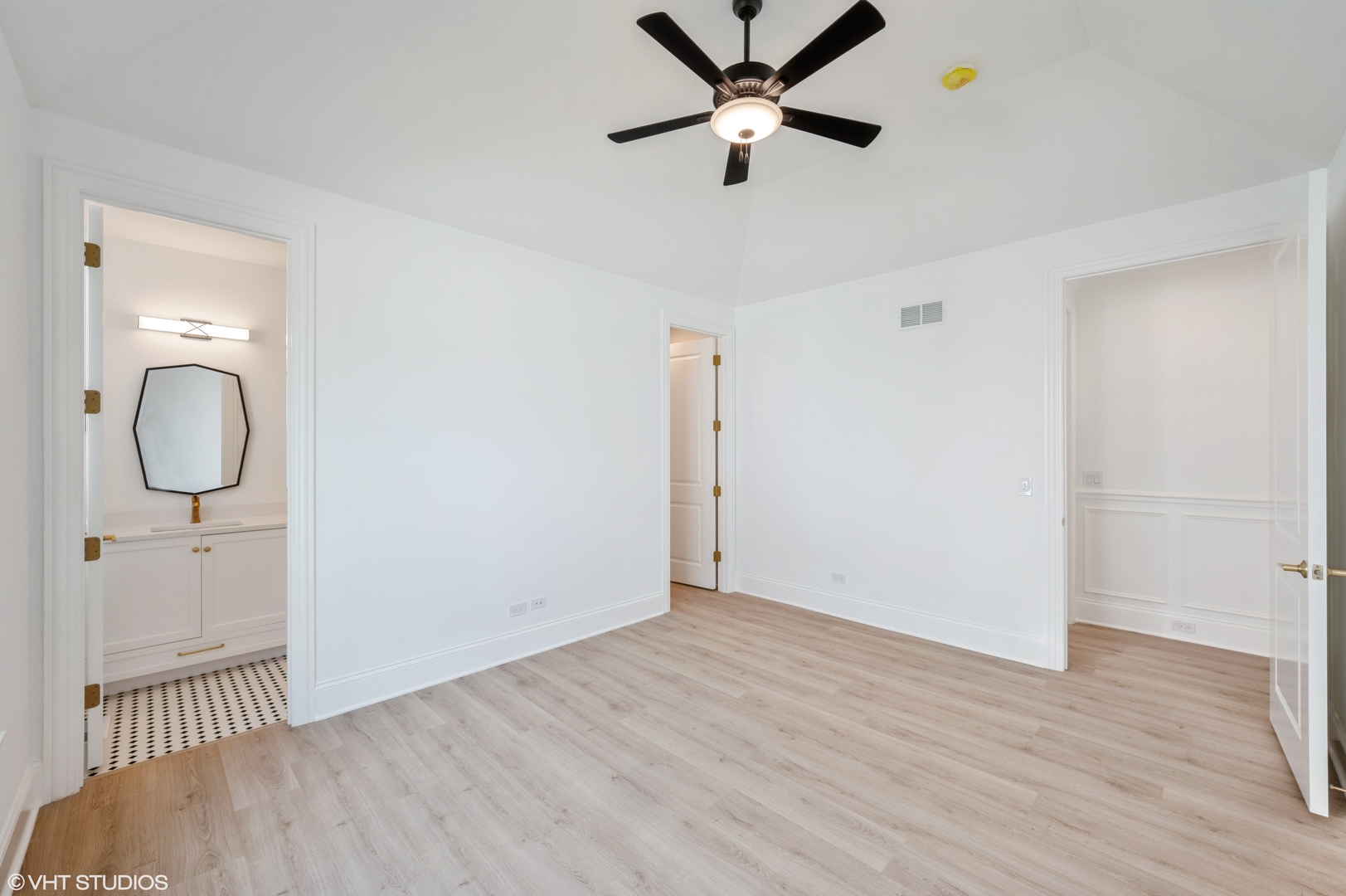 6220 Clarendon Hills (Lot 1) Road, Willowbrook, IL