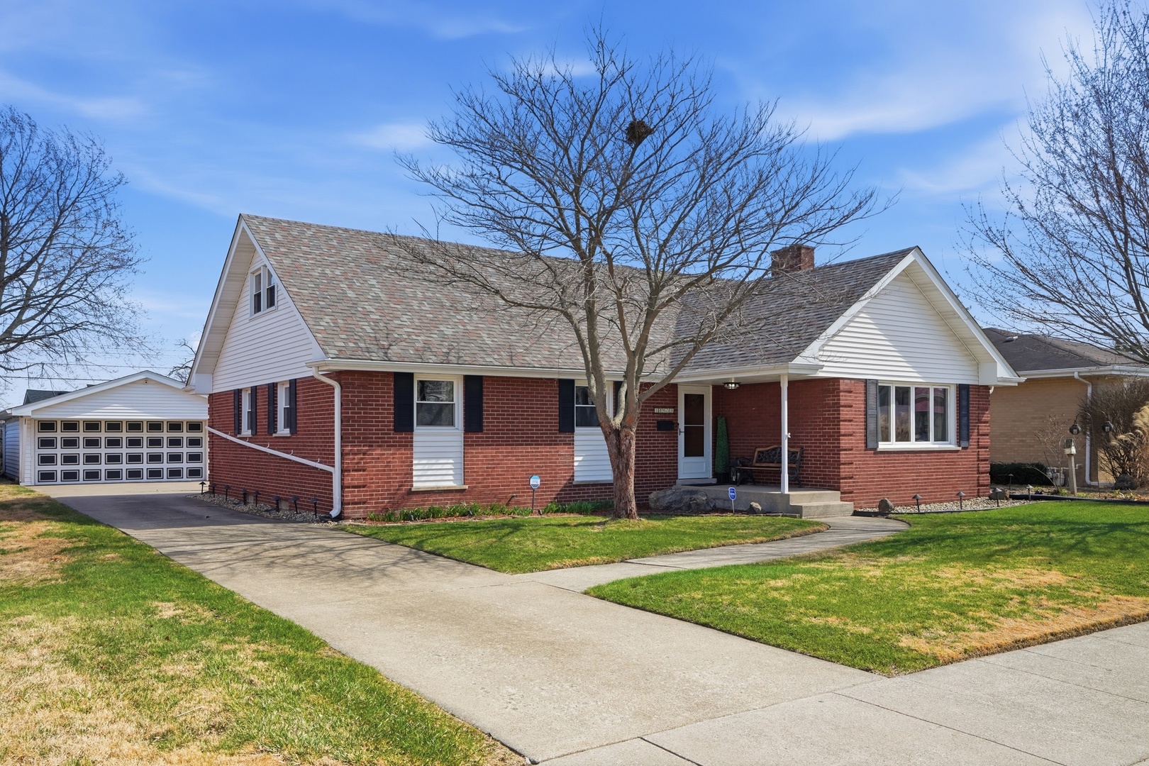 18439 Locust Street, Lansing, IL