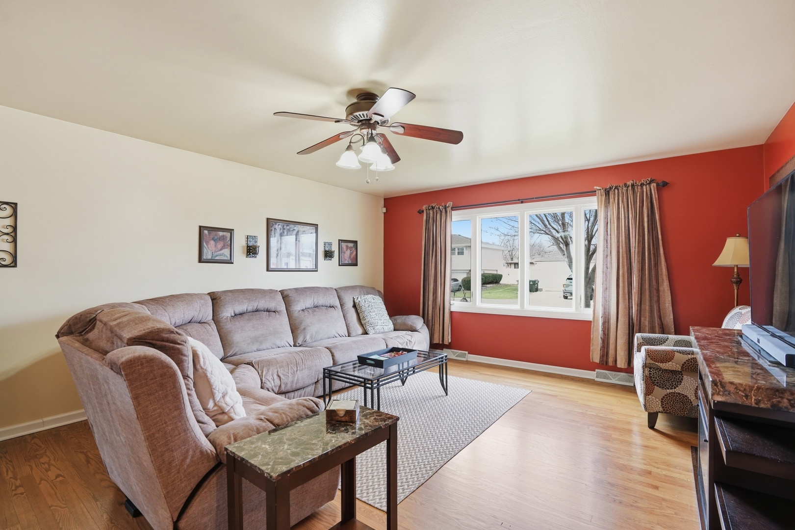 18439 Locust Street, Lansing, IL