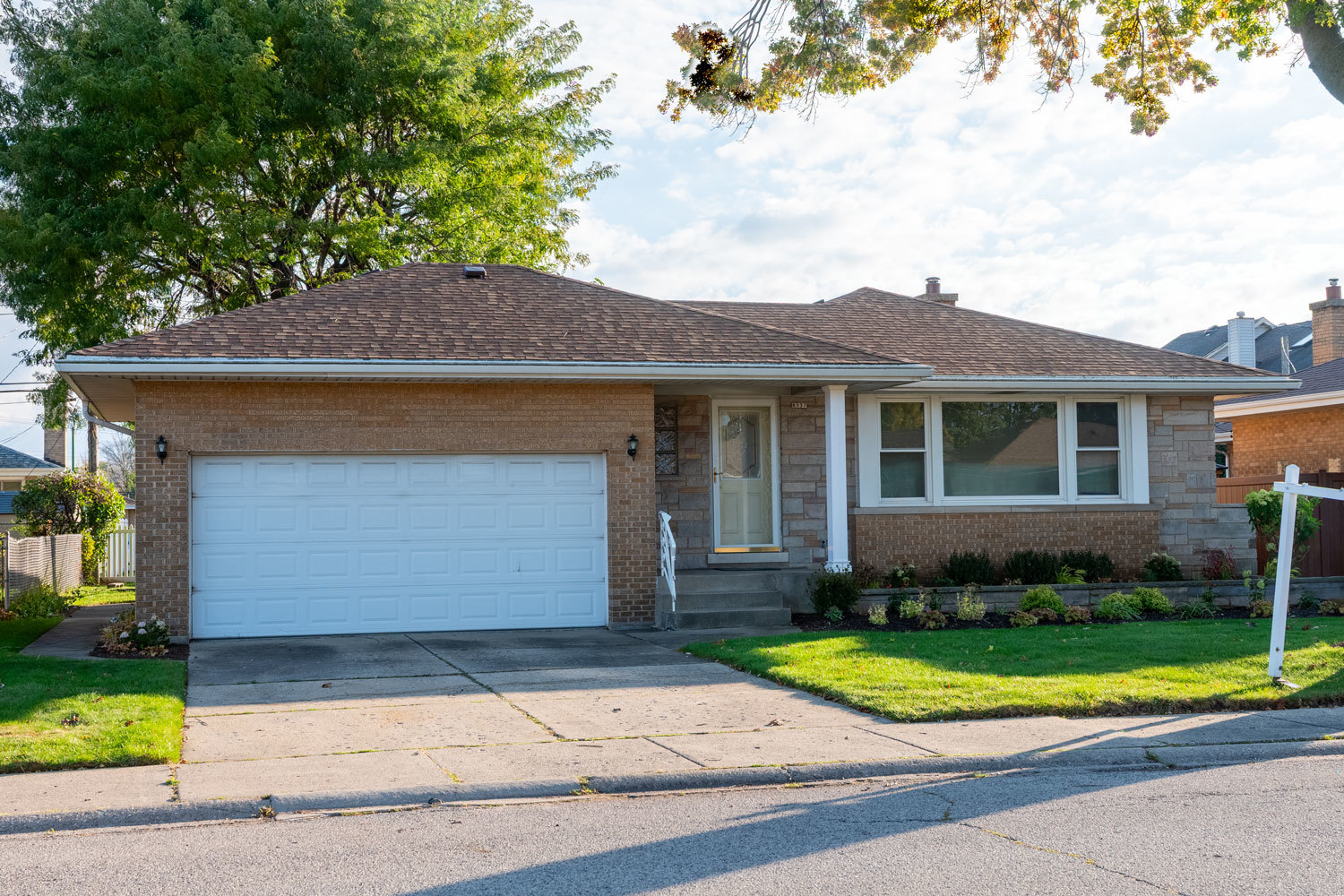 8537 W Sunnyside Avenue, Chicago, IL