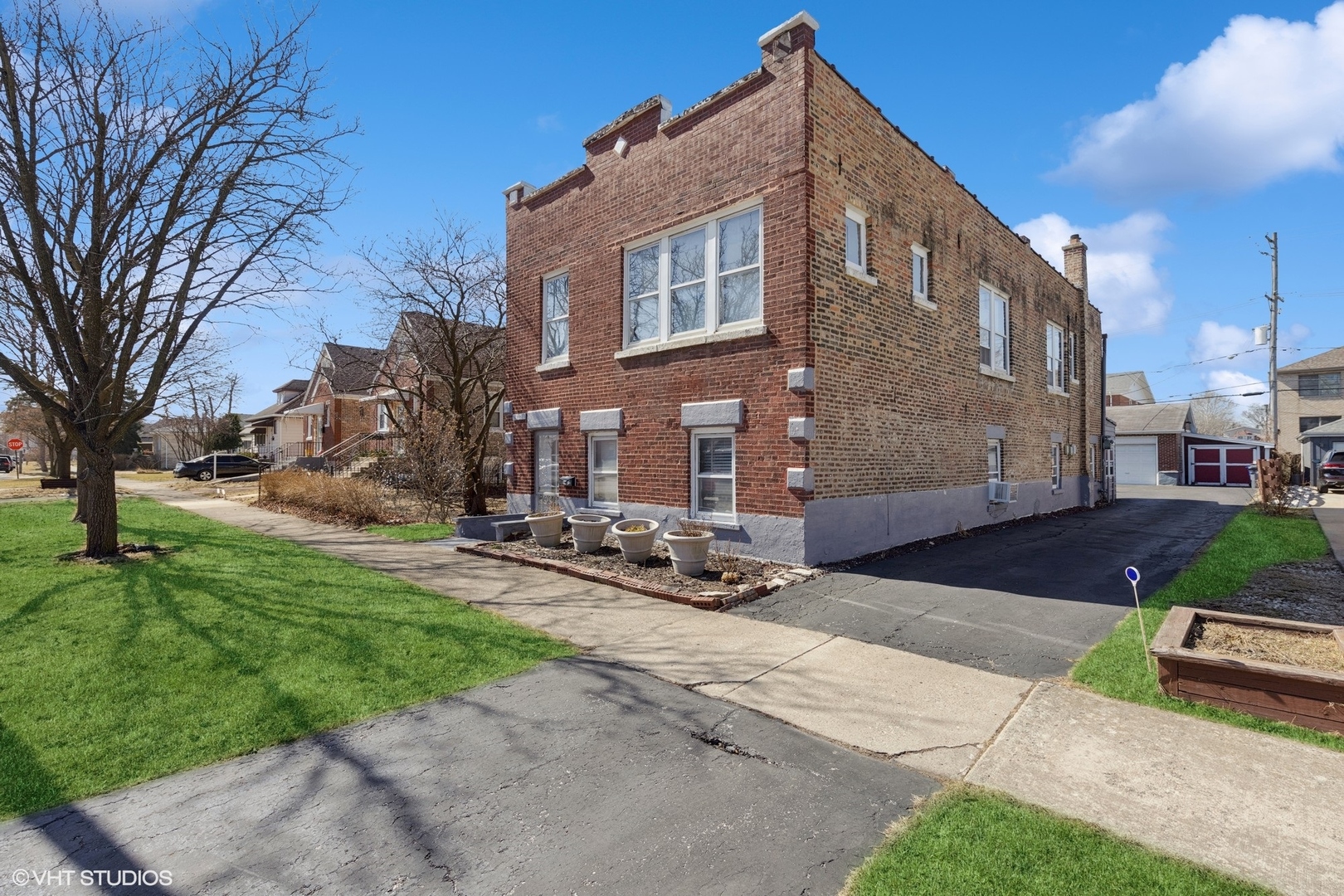 4332 Amelia Avenue, Lyons, IL
