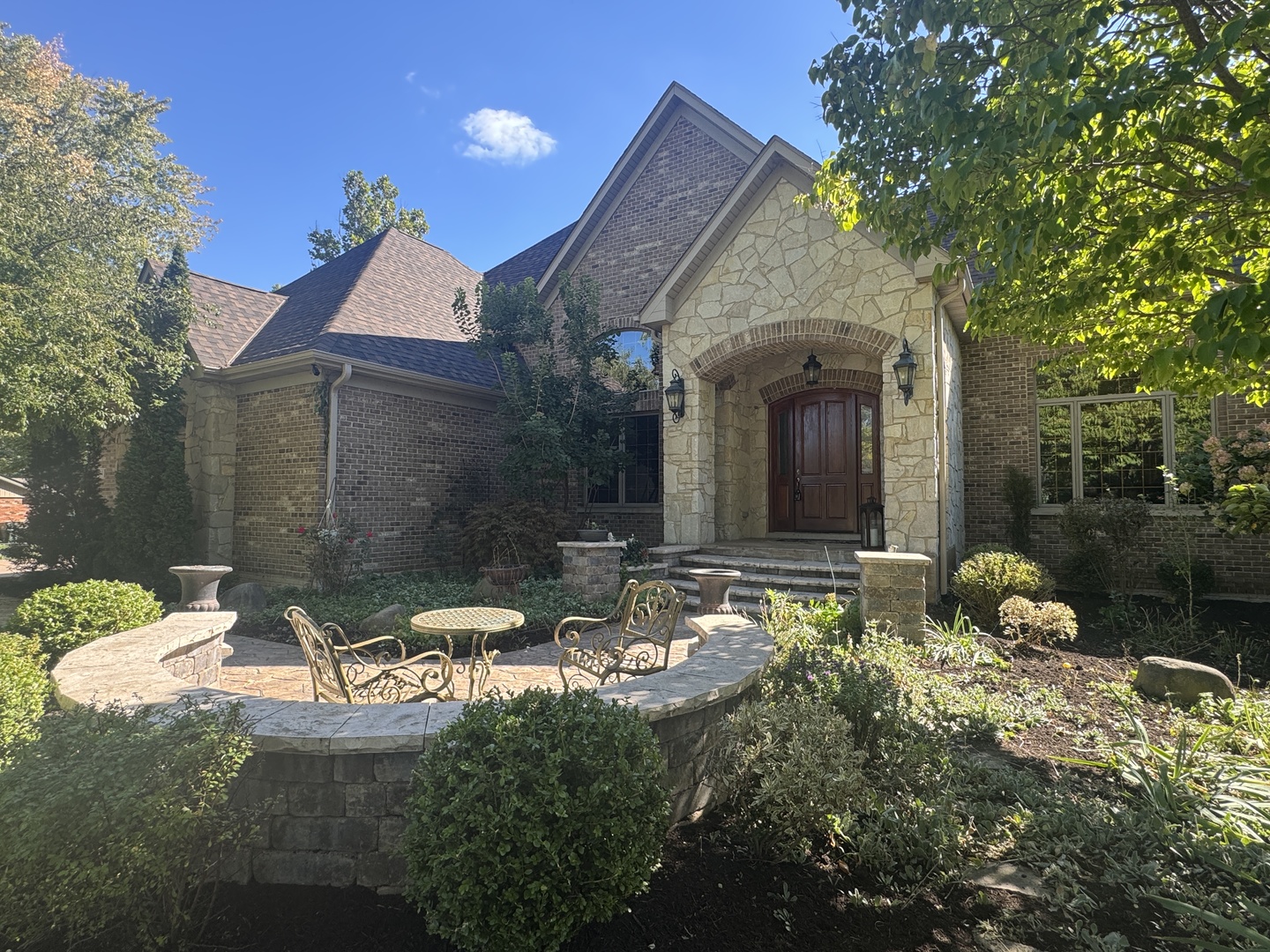 114 Riverview Court, Oswego, IL