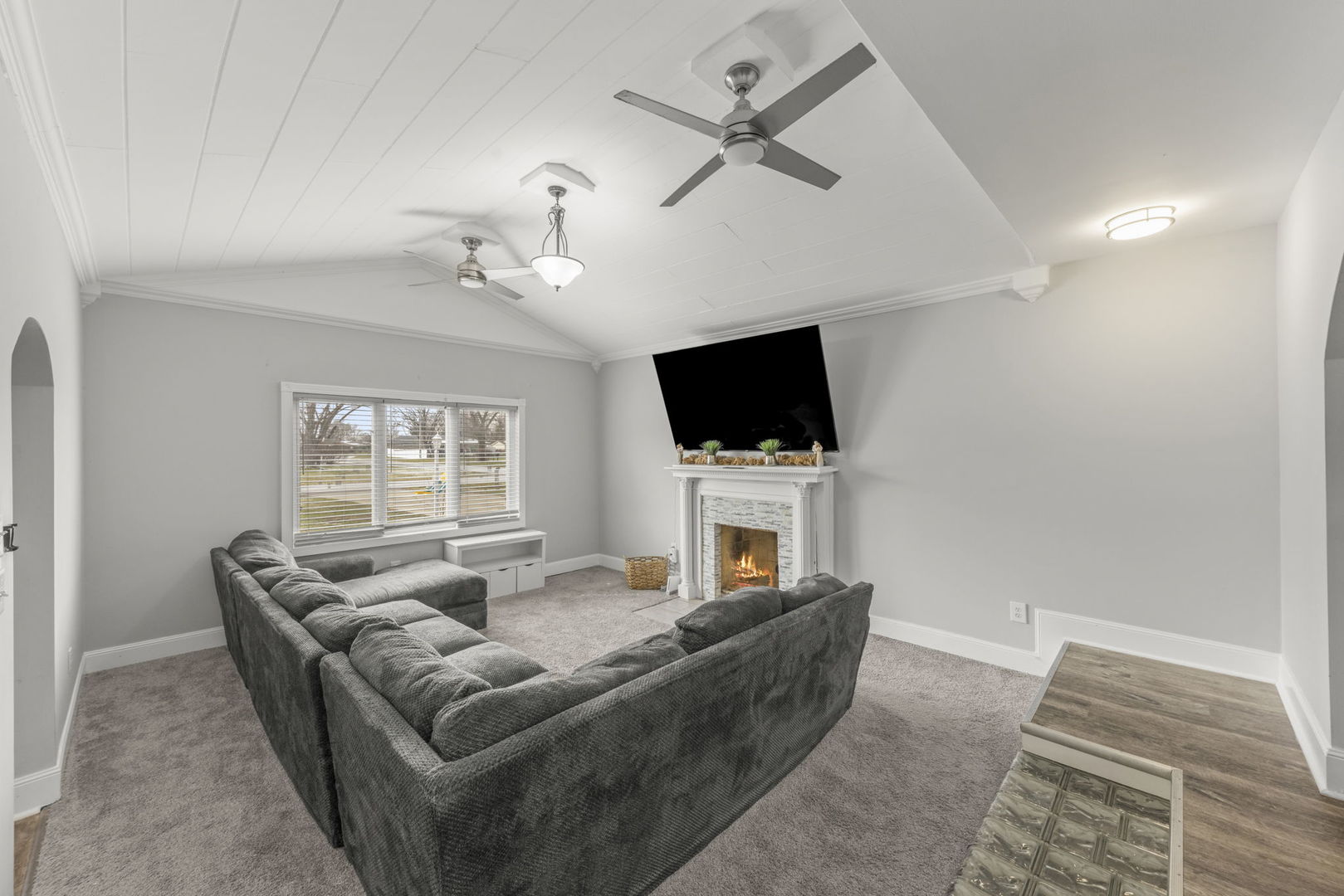 916 Barber Lane, Joliet, IL
