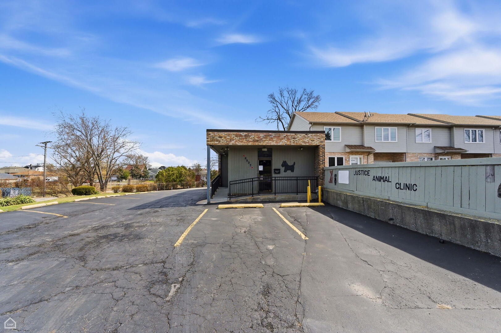 8507 S Roberts Road, Justice, IL