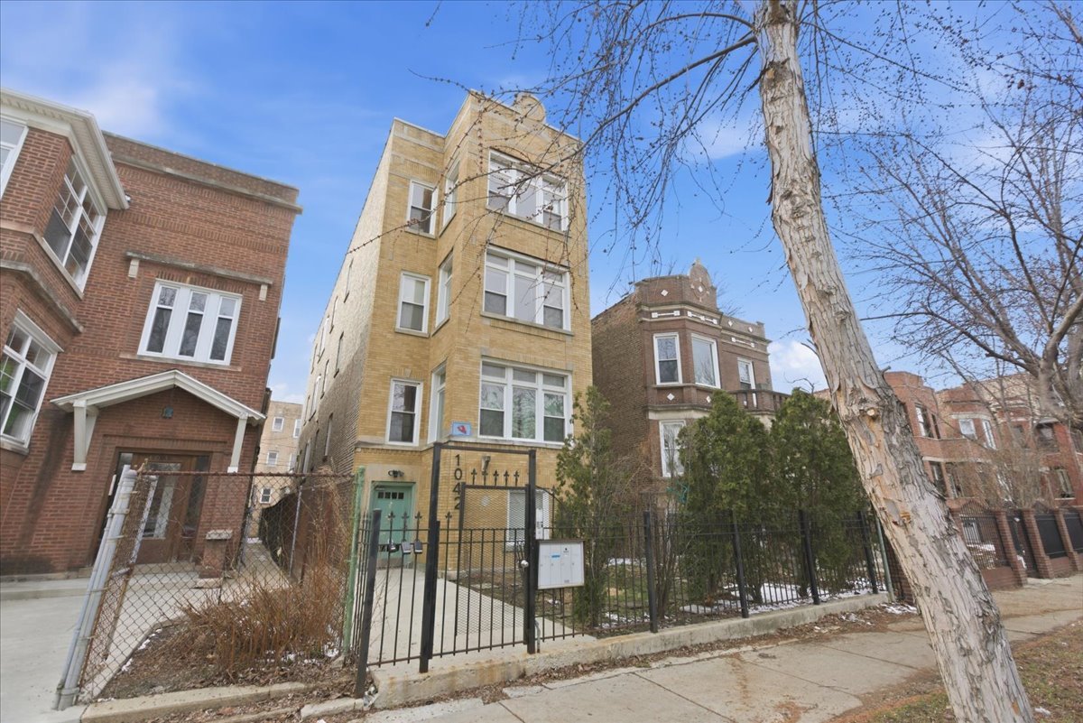 1042 N Kedzie Avenue #1, Chicago, IL