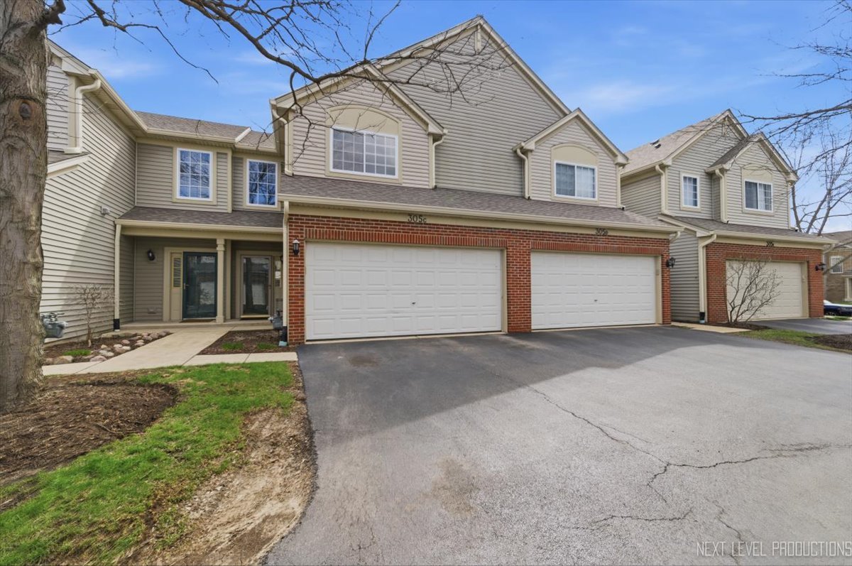 305 Thornwood Way #C, South Elgin, IL