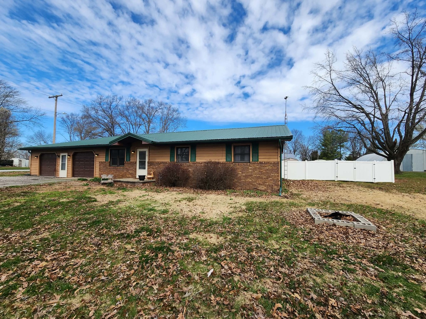 17001 Lowry Avenue, Benton, IL