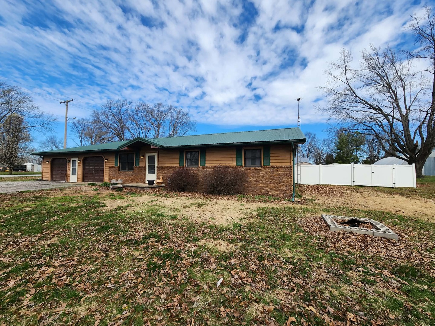 17001 Lowry Avenue, Benton, IL