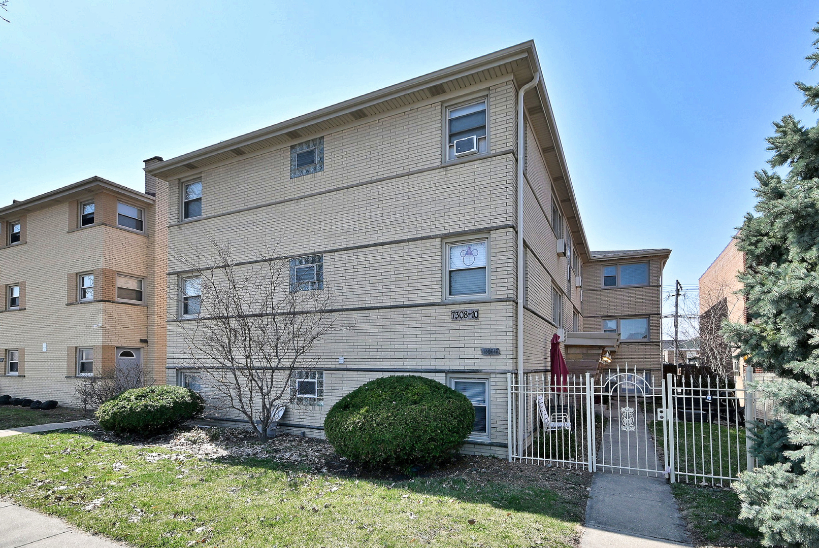 7310 N Harlem Avenue #303, Chicago, IL