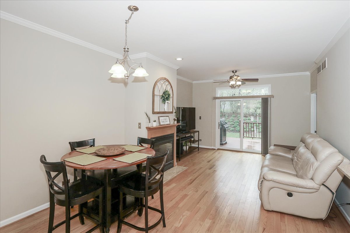 604 W Meadow Avenue, Lombard, IL