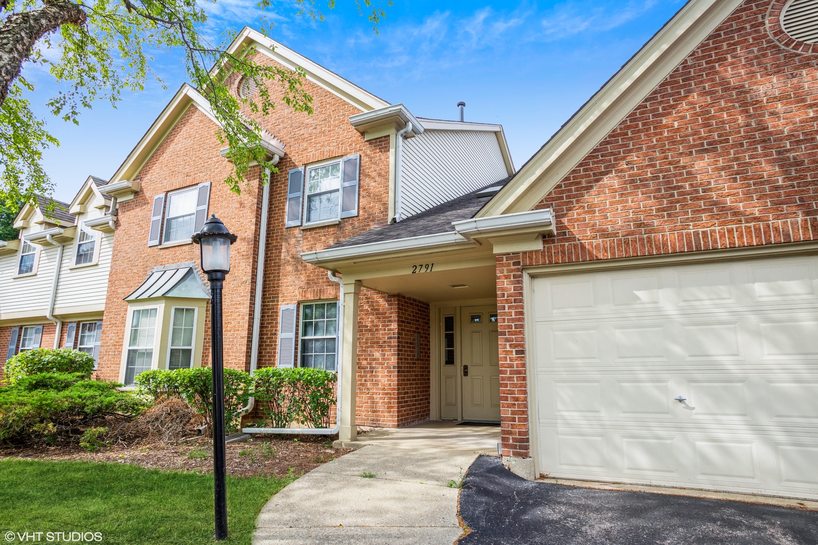 2791 Green Bridge Court #V2, Schaumburg, IL
