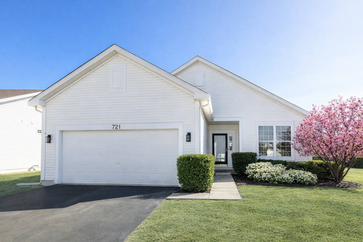 721 S Wellston Lane, Romeoville, IL