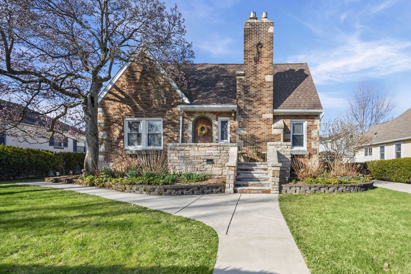 664 Burton Avenue, Highland Park, IL