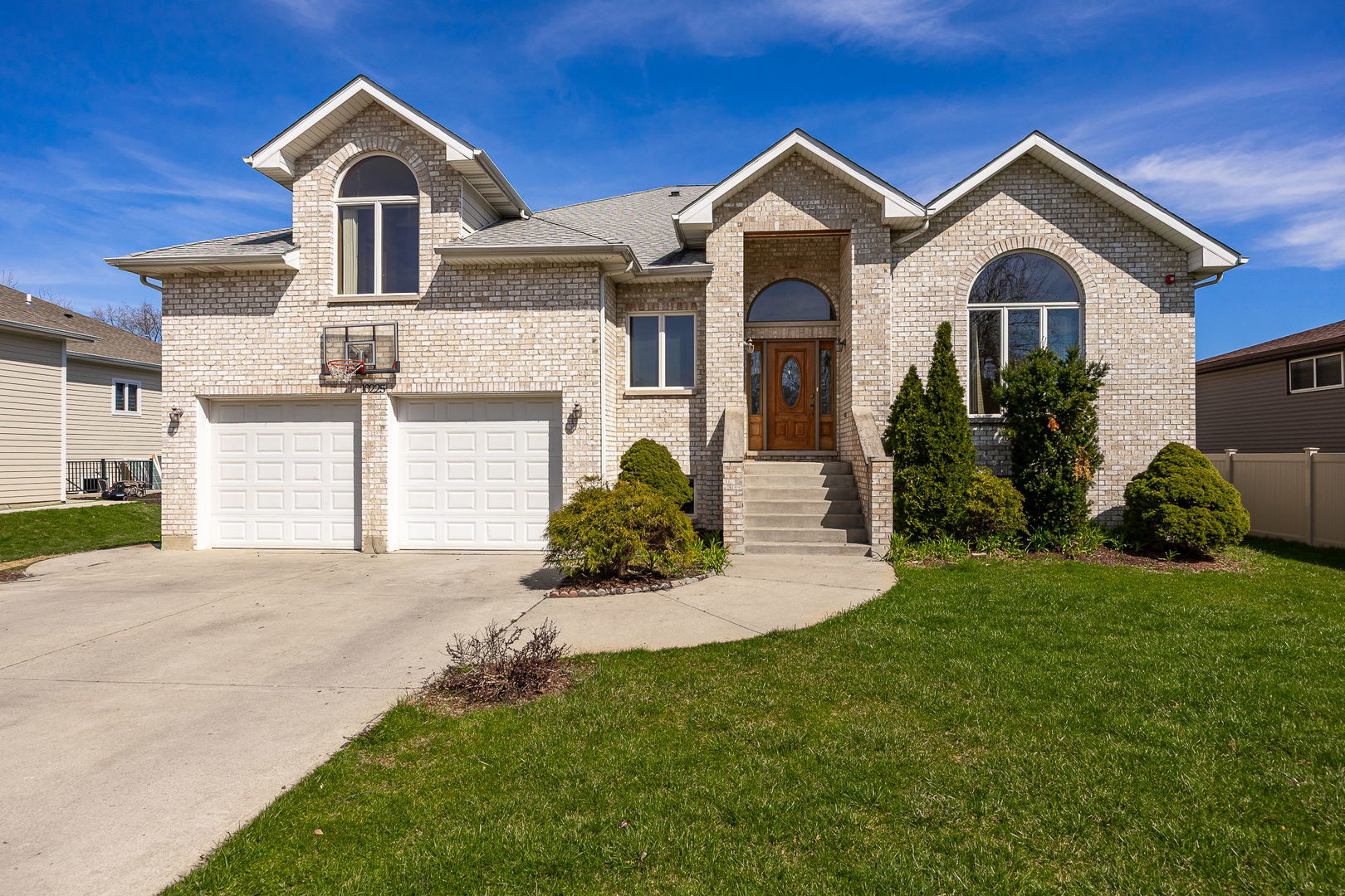 10225 S 81st Court, Palos Hills, IL