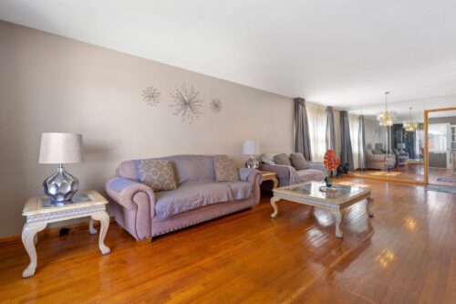 9126 S Oglesby Avenue, Chicago, IL