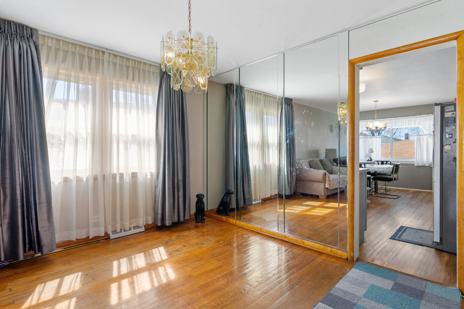 9126 S Oglesby Avenue, Chicago, IL