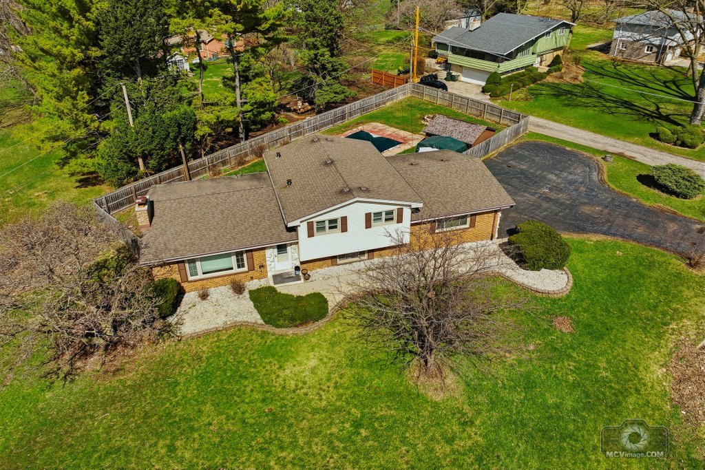 20W260 Meadow Lane, Lemont, IL