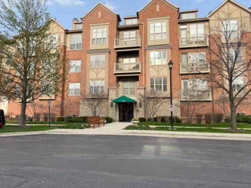 1914 Farnsworth Lane #305, Northbrook, IL