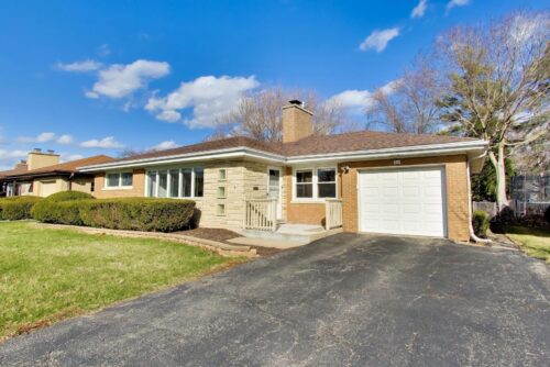 915 S Na Wa Ta Avenue, Mount Prospect, IL