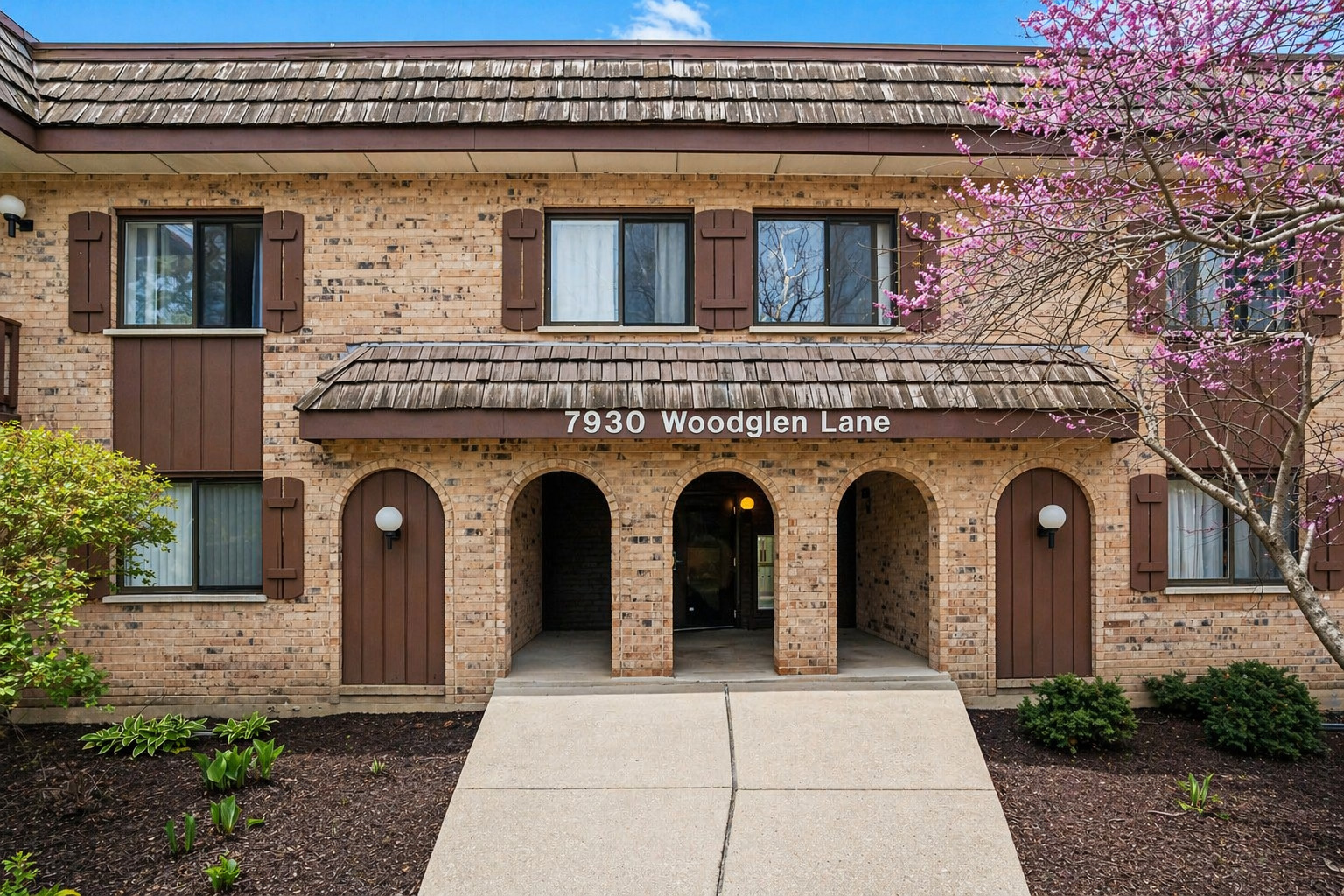 7930 Woodglen Lane #209, Downers Grove, IL
