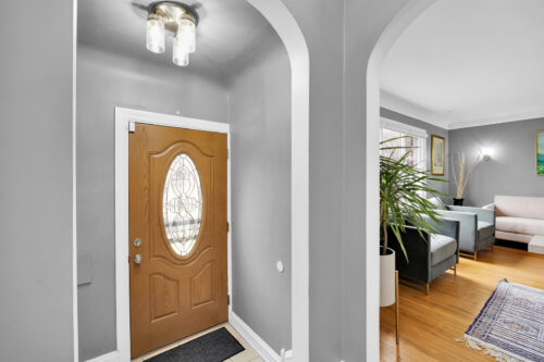 5537 W Melrose Street, Chicago, IL