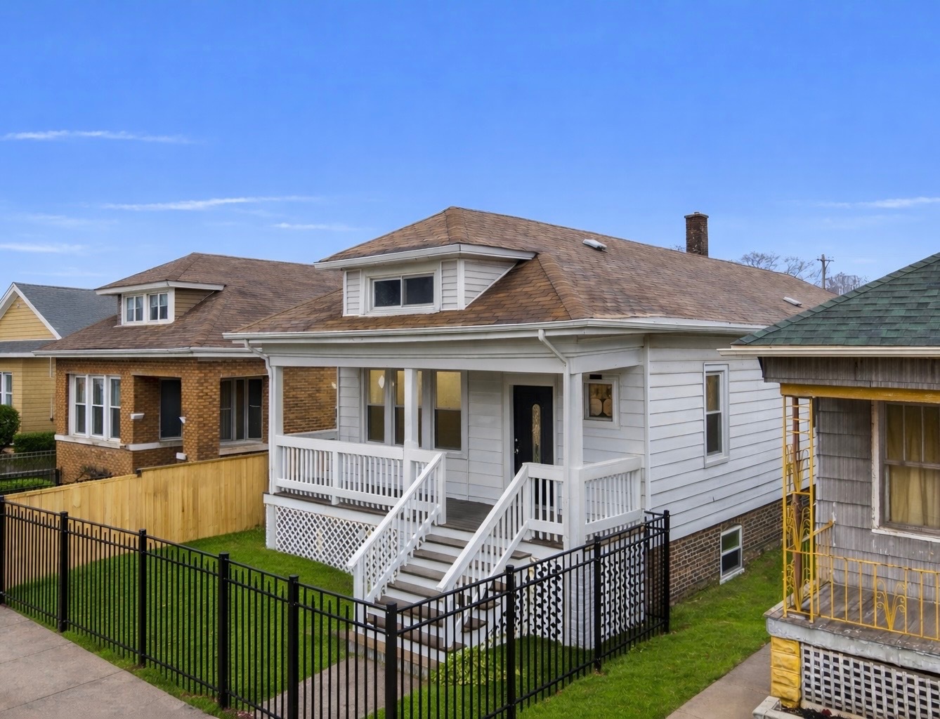 8418 S Essex Avenue, Chicago, IL