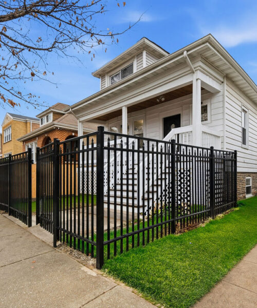 8418 S Essex Avenue, Chicago, IL