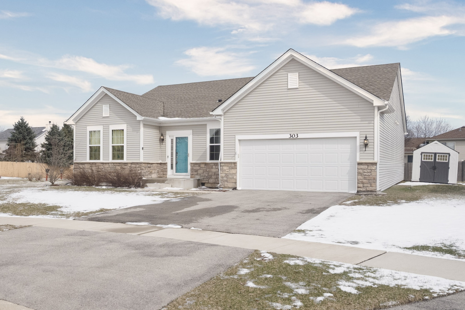 303 Owen Court, Oswego, IL