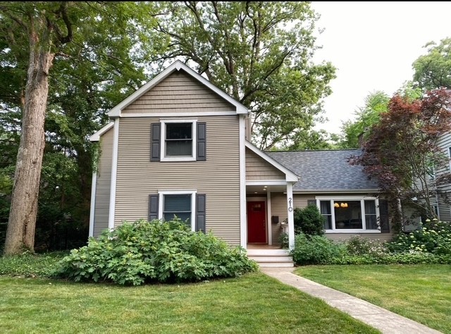 210 Woodward Avenue, Geneva, IL