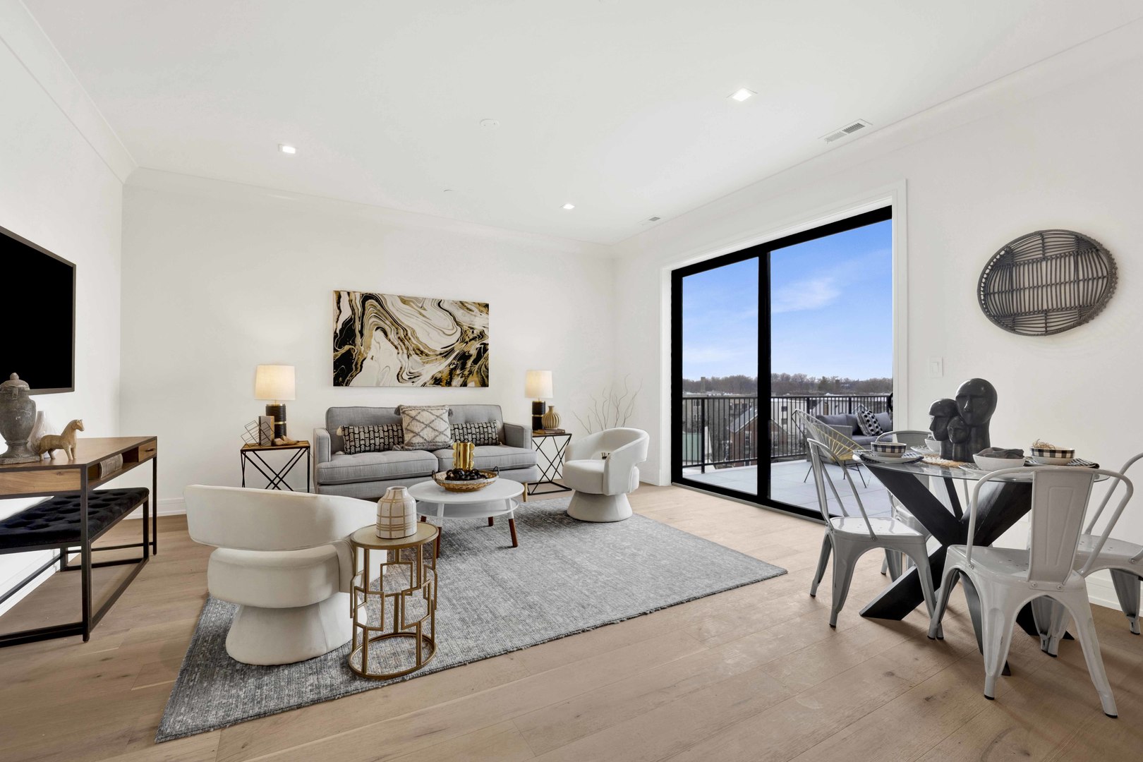 5630 N Broadway Street #2W, Chicago, IL