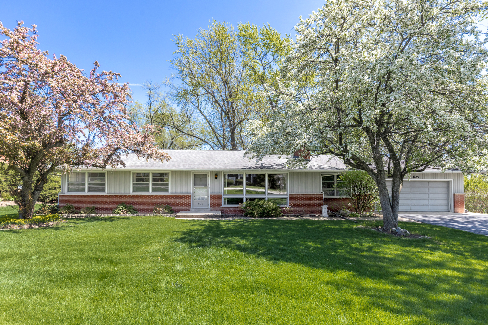 4S629 Radcliff Road, Naperville, IL