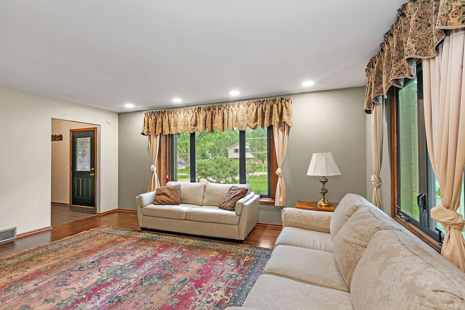 2916 Skyline Drive, Crystal Lake, IL