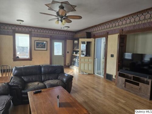 1560 Main Street, Warsaw, IL