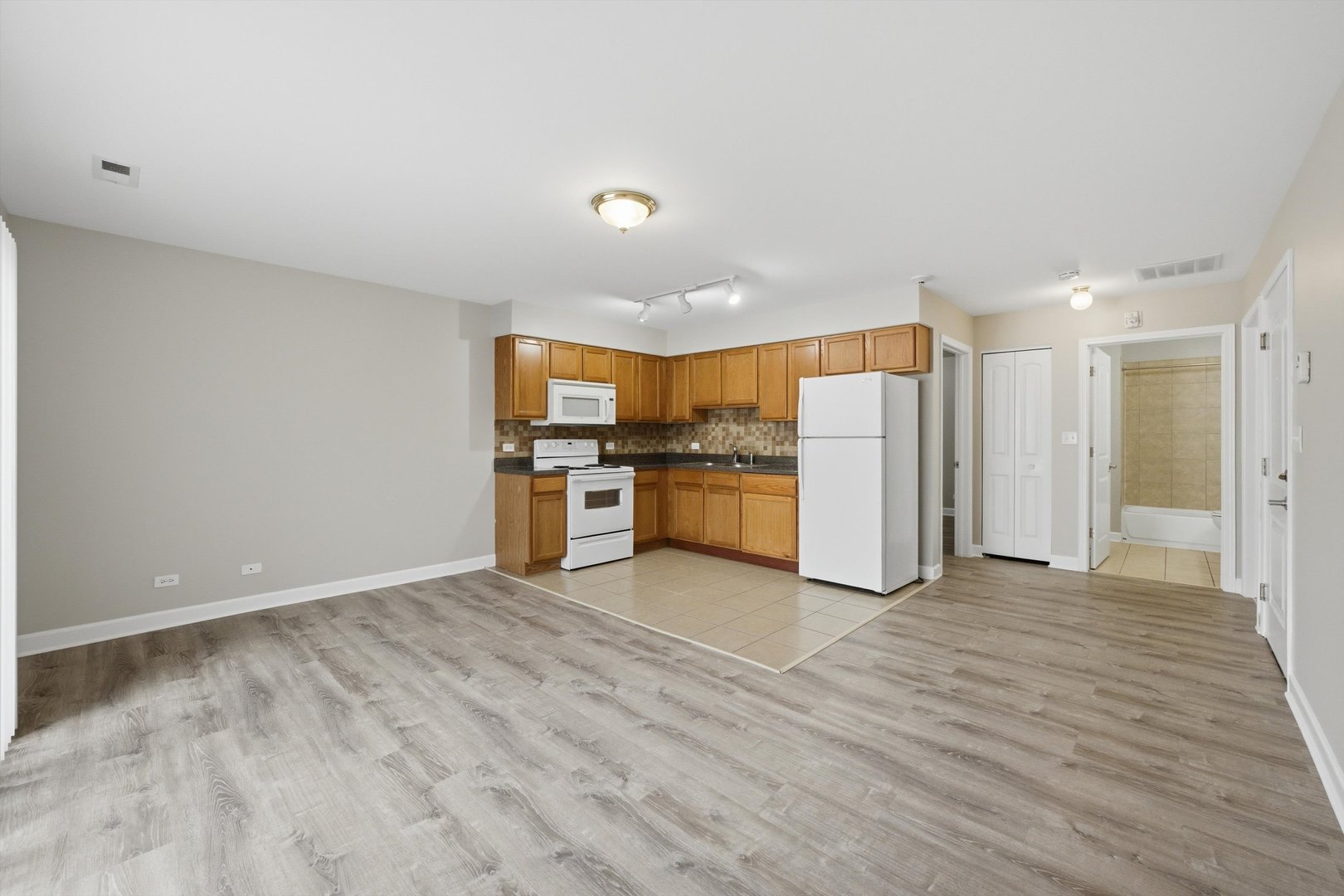 3423 Ridgeland Avenue #102, Berwyn, IL