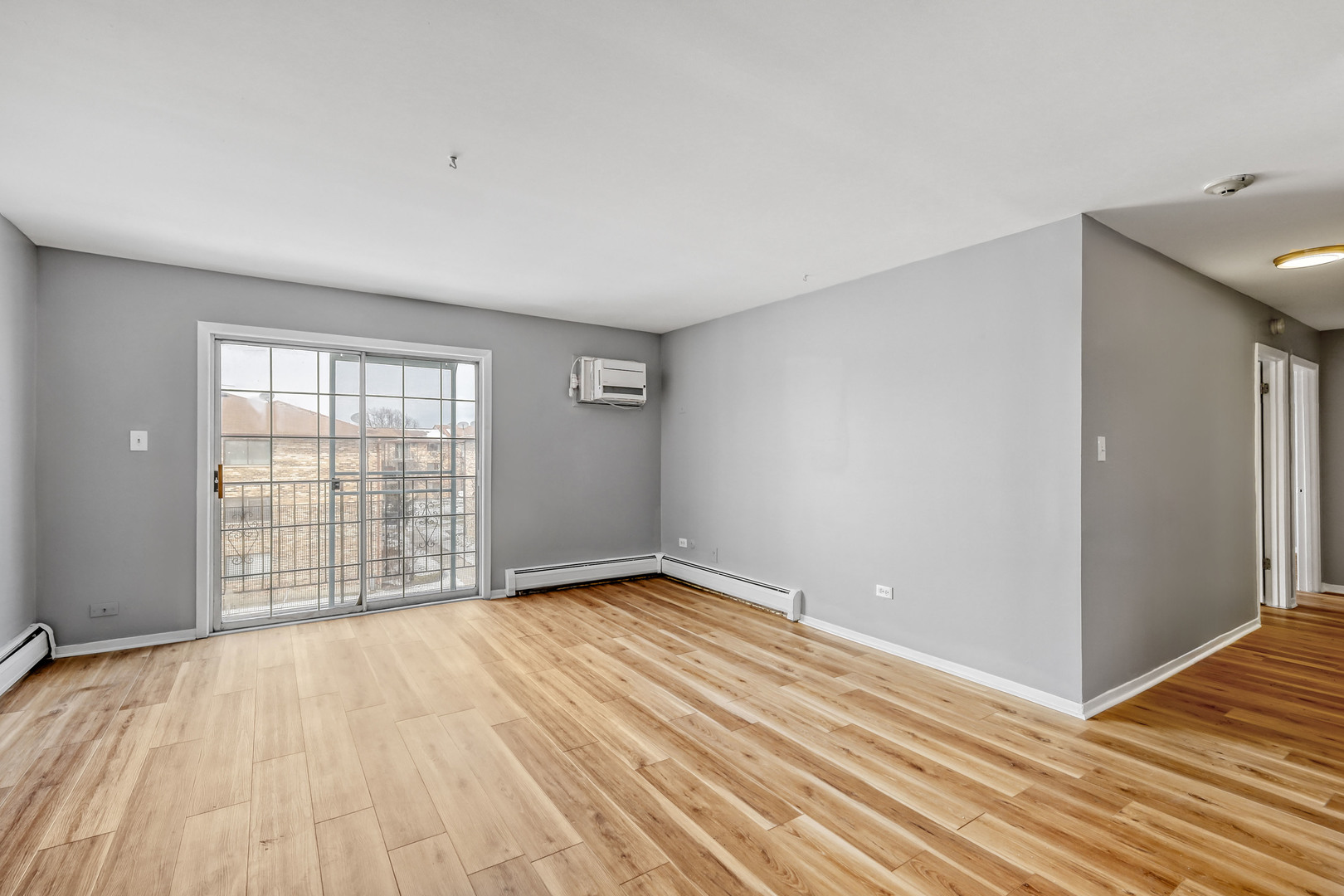 147 W Elk Trail #345, Carol Stream, IL