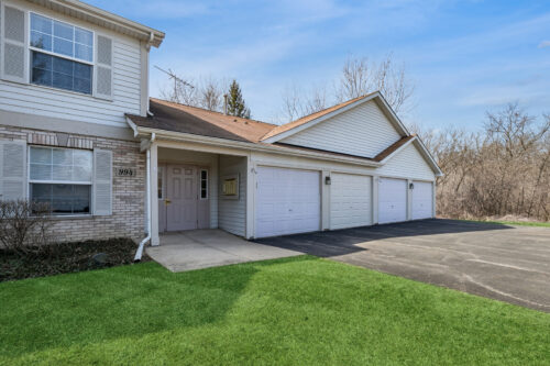994 N Village Drive #1, Round Lake Beach, IL
