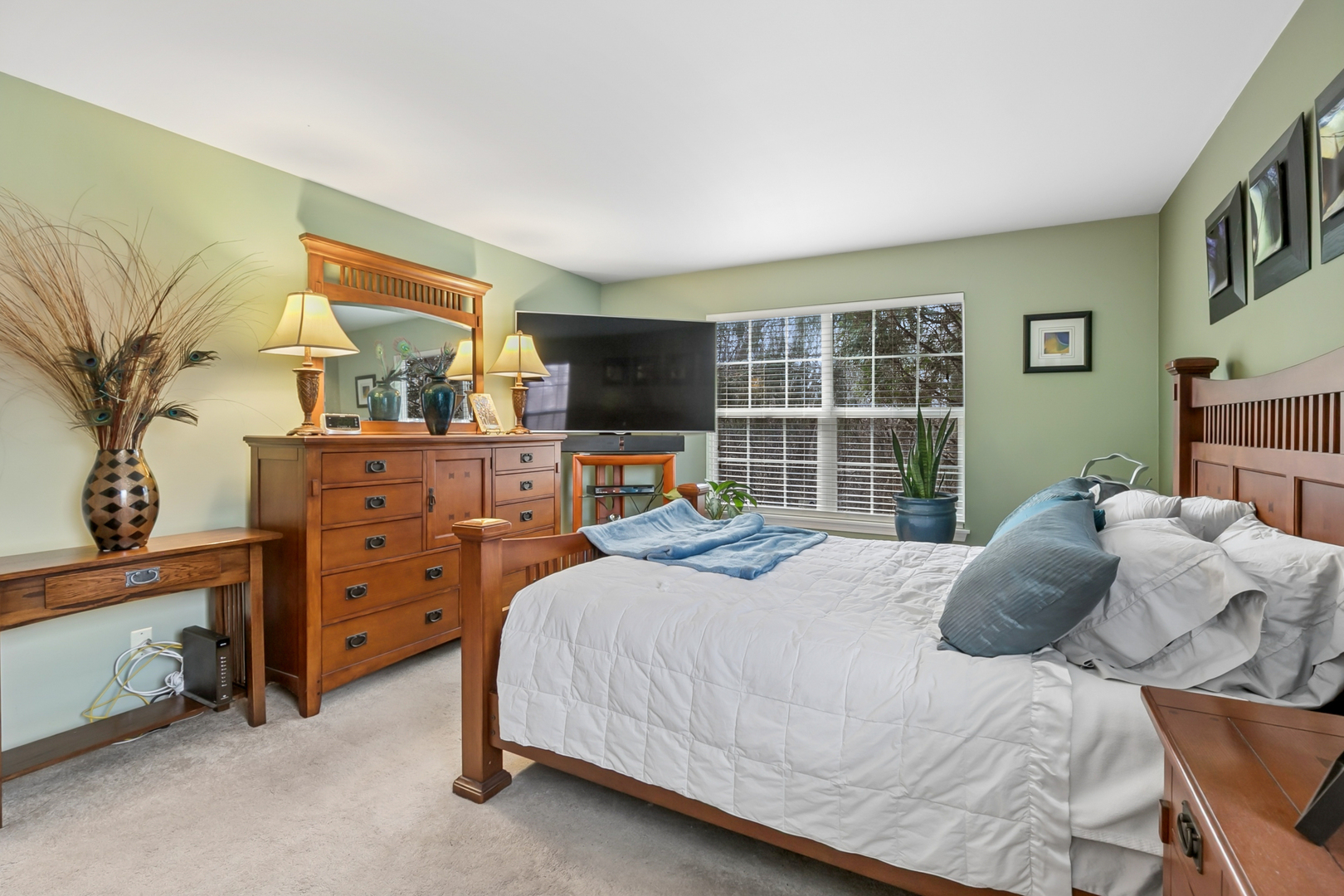 994 N Village Drive #1, Round Lake Beach, IL