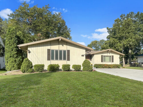 1318 Ridgefield Road, Freeport, IL