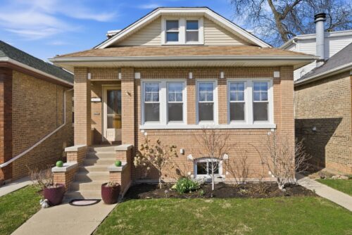 5722 W Eastwood Avenue, Chicago, IL