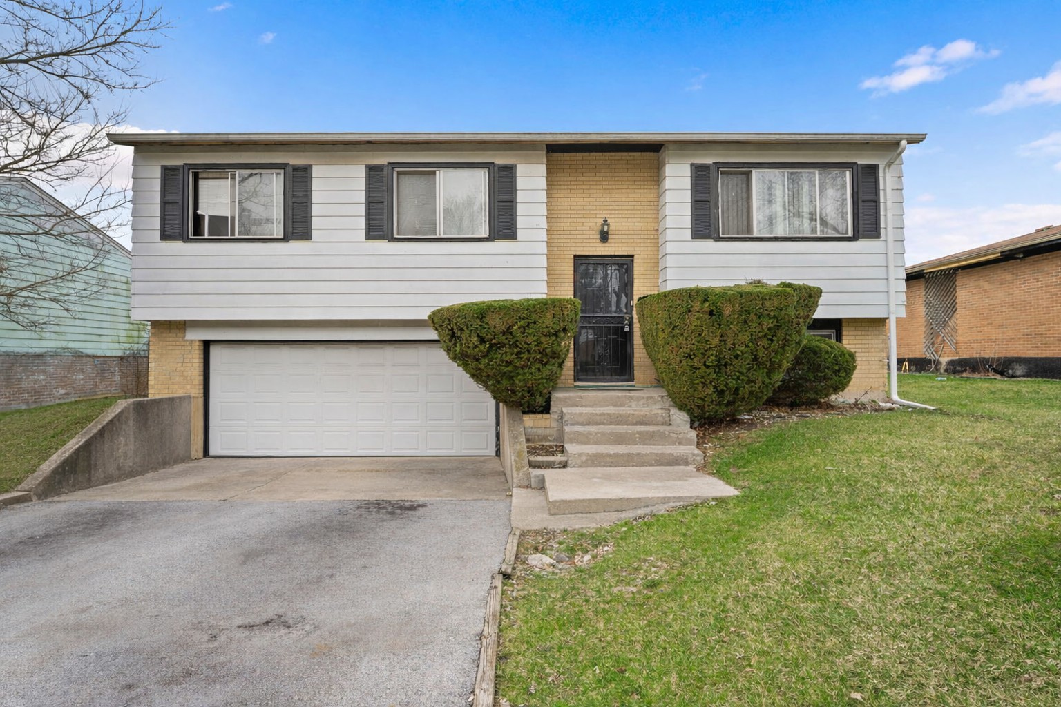 720 Blackhawk Drive, University Park, IL