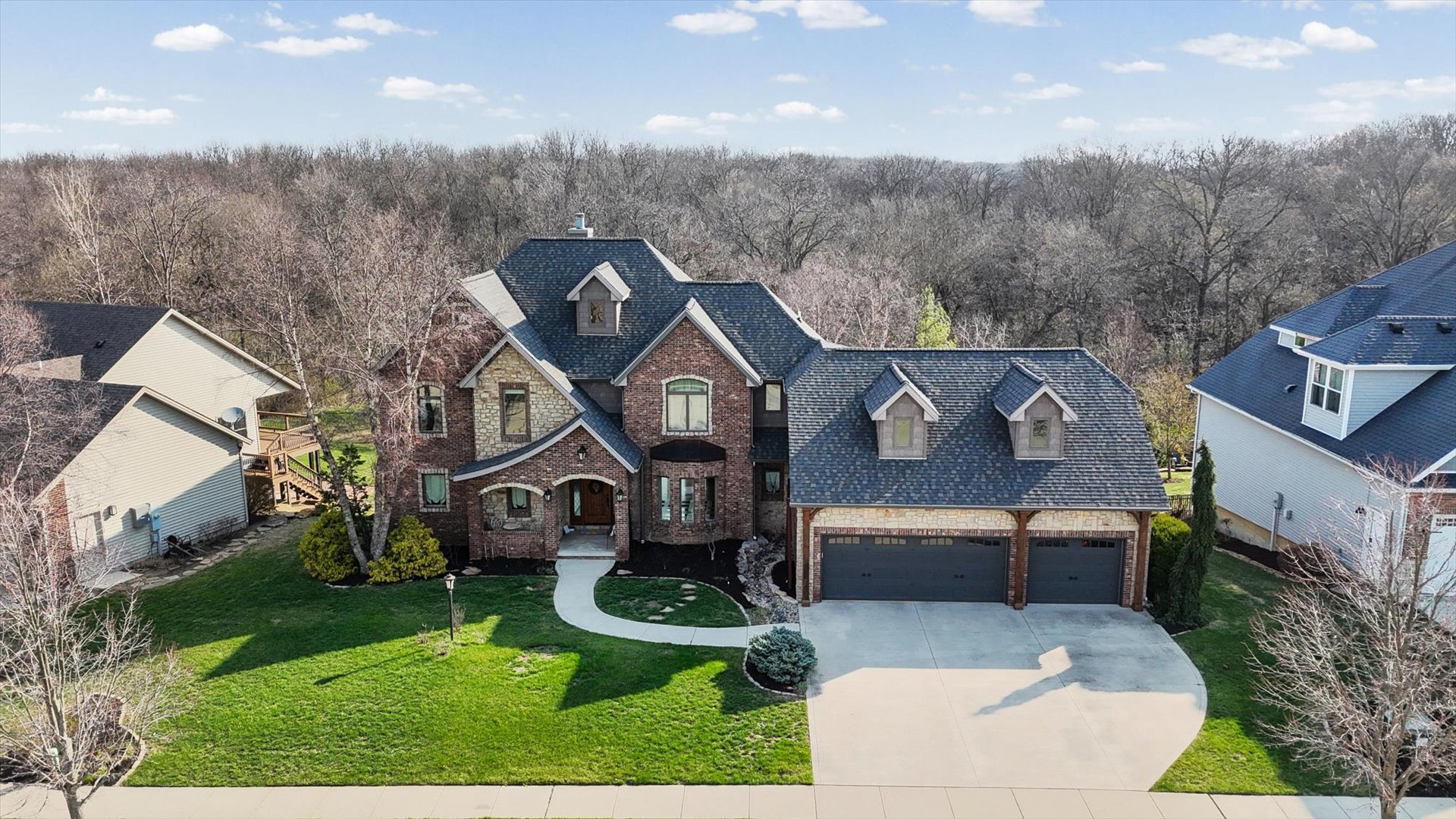 1610 Briarwood Lane, Mahomet, IL