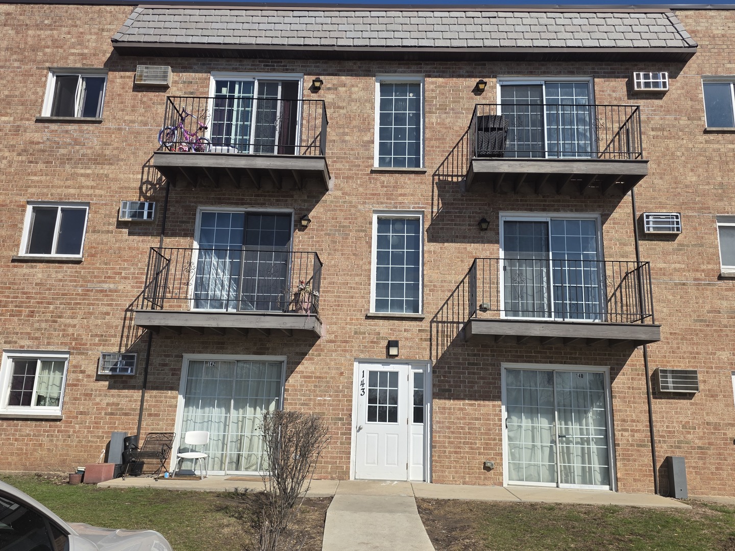 143 W Elk Trail #342, Carol Stream, IL