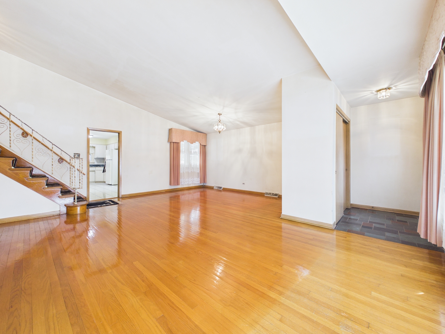 9275 Clancy Drive, Des Plaines, IL