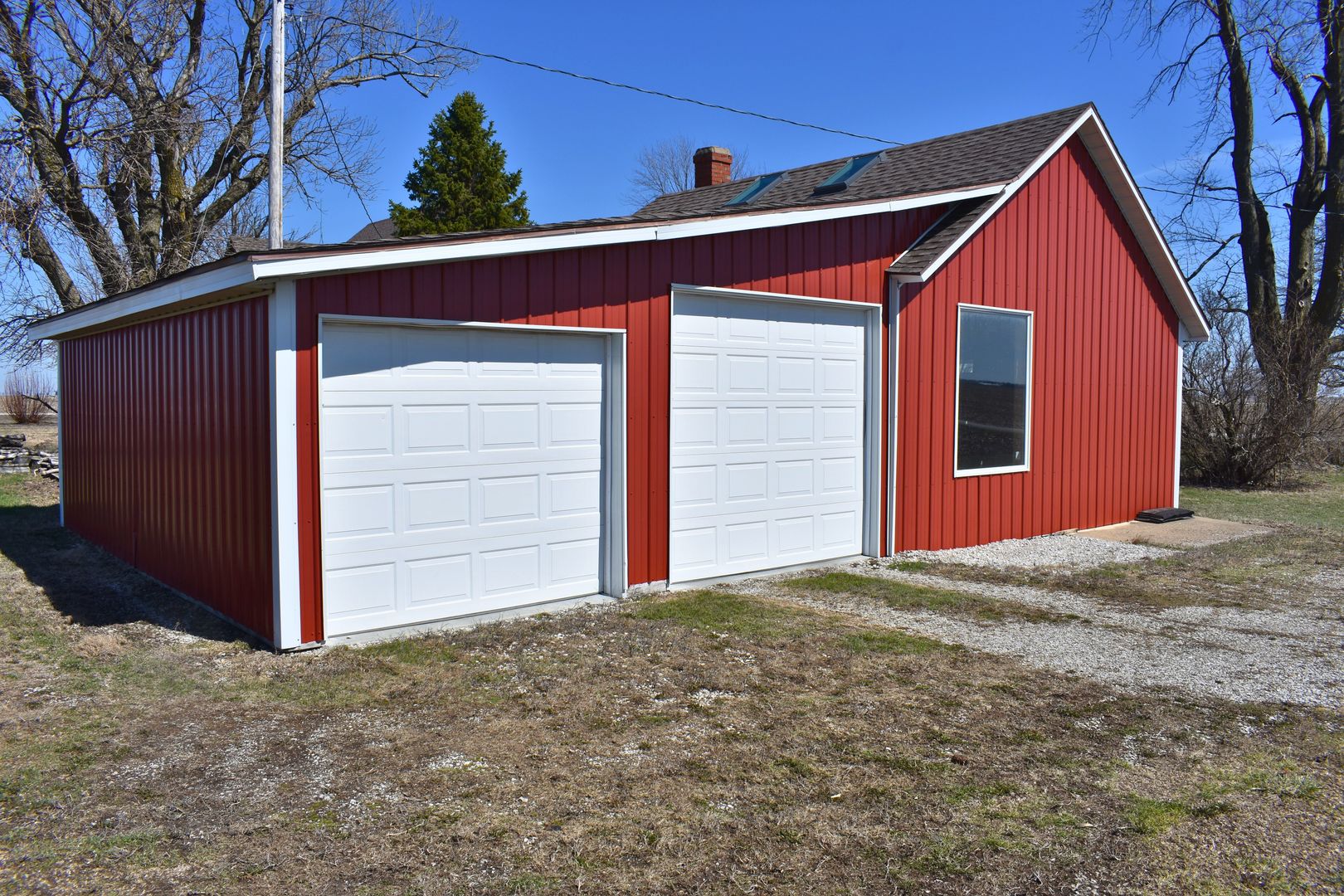 597 CR 100 E, Ivesdale, IL