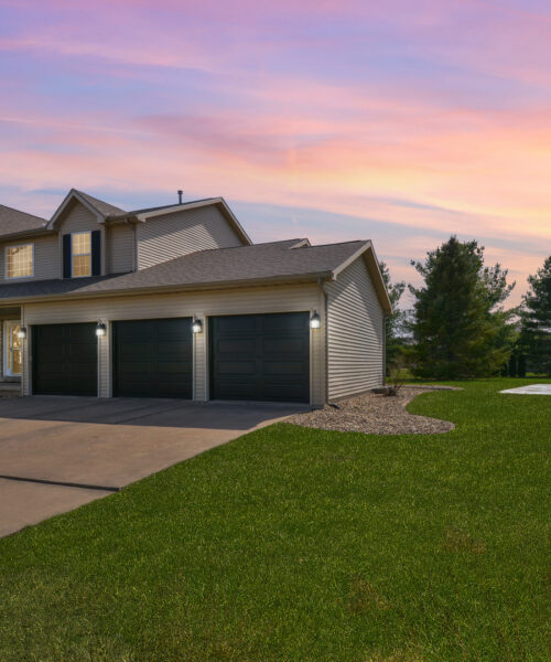 104 Hunter Court, Hudson, IL