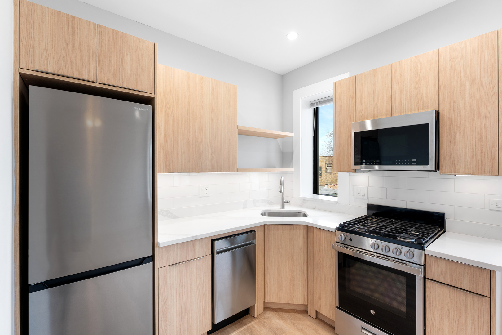 1546 W JONQUIL Terrace #107, Chicago, IL