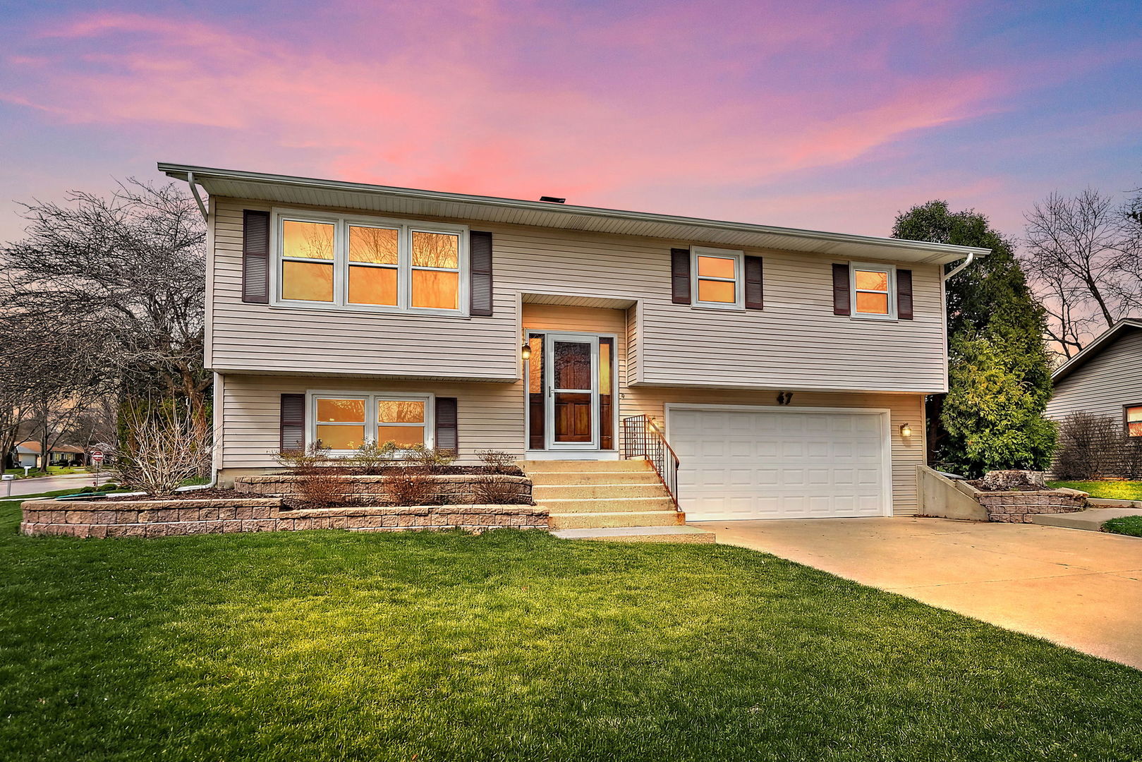 47 Lockman Circle, Elgin, IL