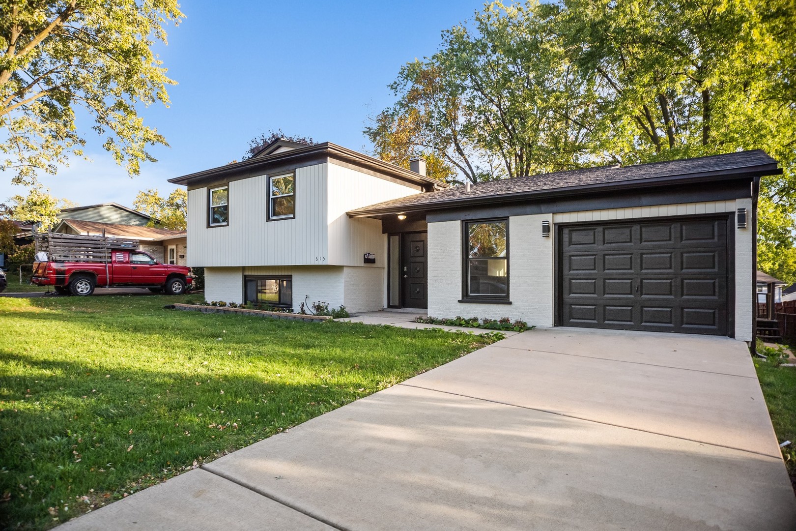 615 Nolan Avenue, Glendale Heights, IL