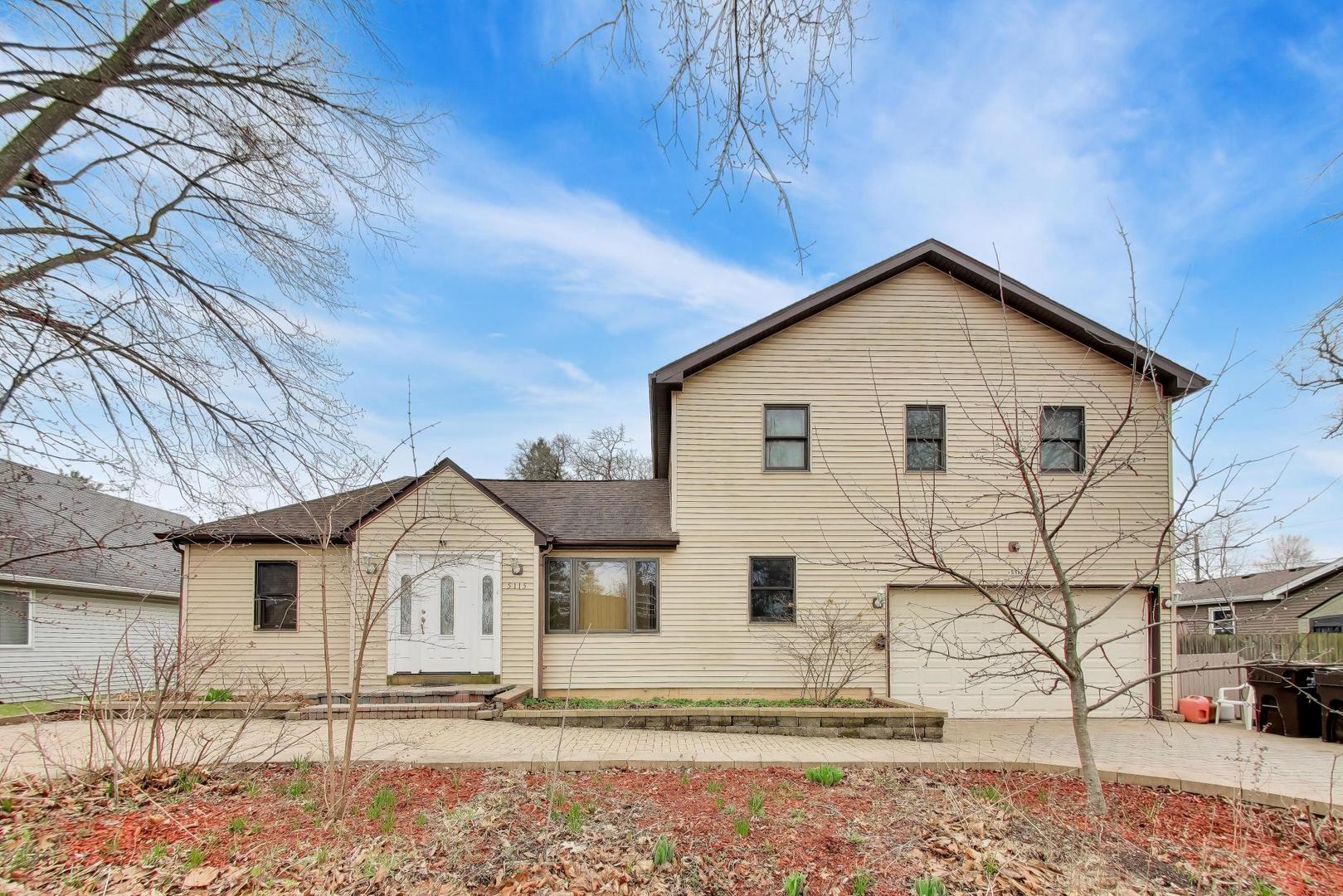 5115 Parkview Drive, Mccullom Lake, IL